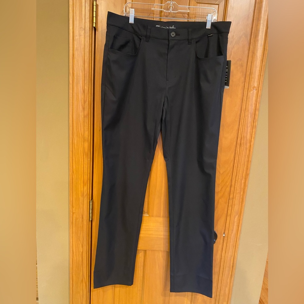 New with tags Travis Mathew’s black size 36 golf pants